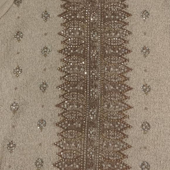 Bouquet lace and beaded tank top. Super cute and flowy. Like new! - Picture 3 of 4